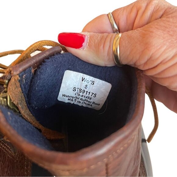 Sperry’s Women's Saltwater Duck Boot • Tan/Navy • Size 5 - Picture 13 of 13